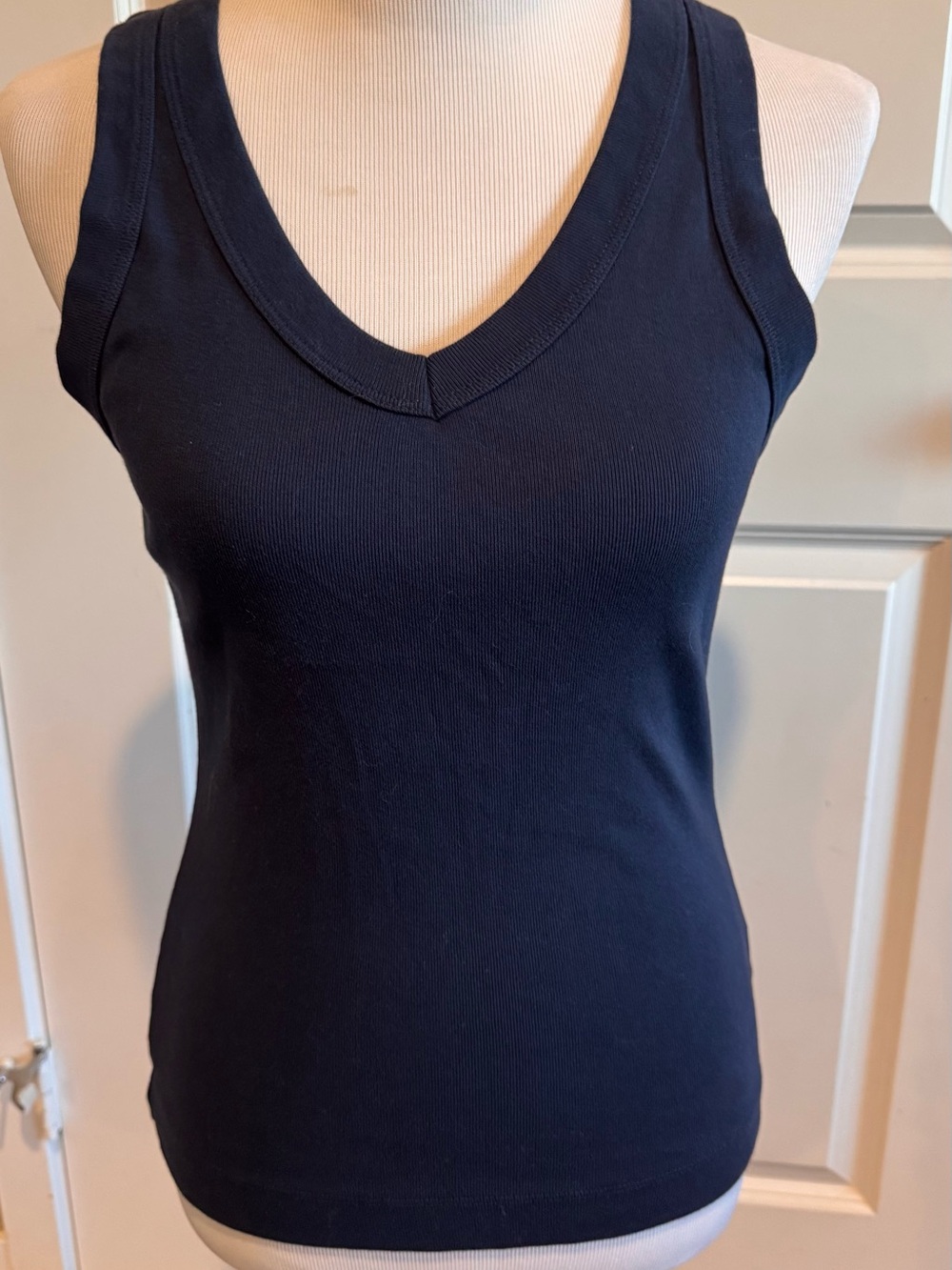 Michael Stars Classic Navy V-Neck Tank Top - Women's, Small